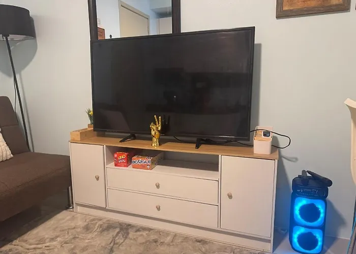 Stylish Makati 2br With Ktv And Awesome Pools! Apartment Manila
