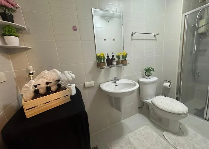 Stylish Makati 2br With Ktv And Awesome Pools! Apartment Manila