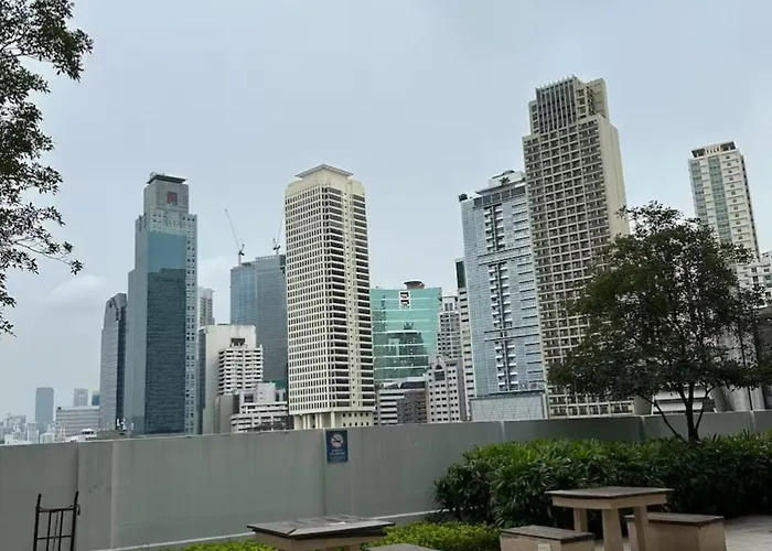 Apartment Stylish Makati 2br With Ktv And Awesome Pools!
