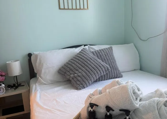 Stylish Makati 2br With Ktv And Awesome Pools! Apartment Manila