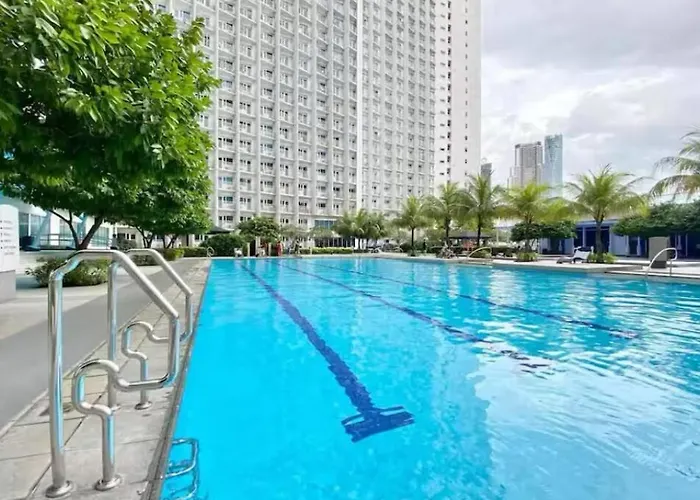 Apartment Stylish Makati 2br With Ktv And Awesome Pools!