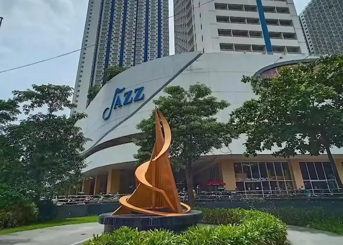Apartment Stylish Makati 2br With Ktv And Awesome Pools! Manila